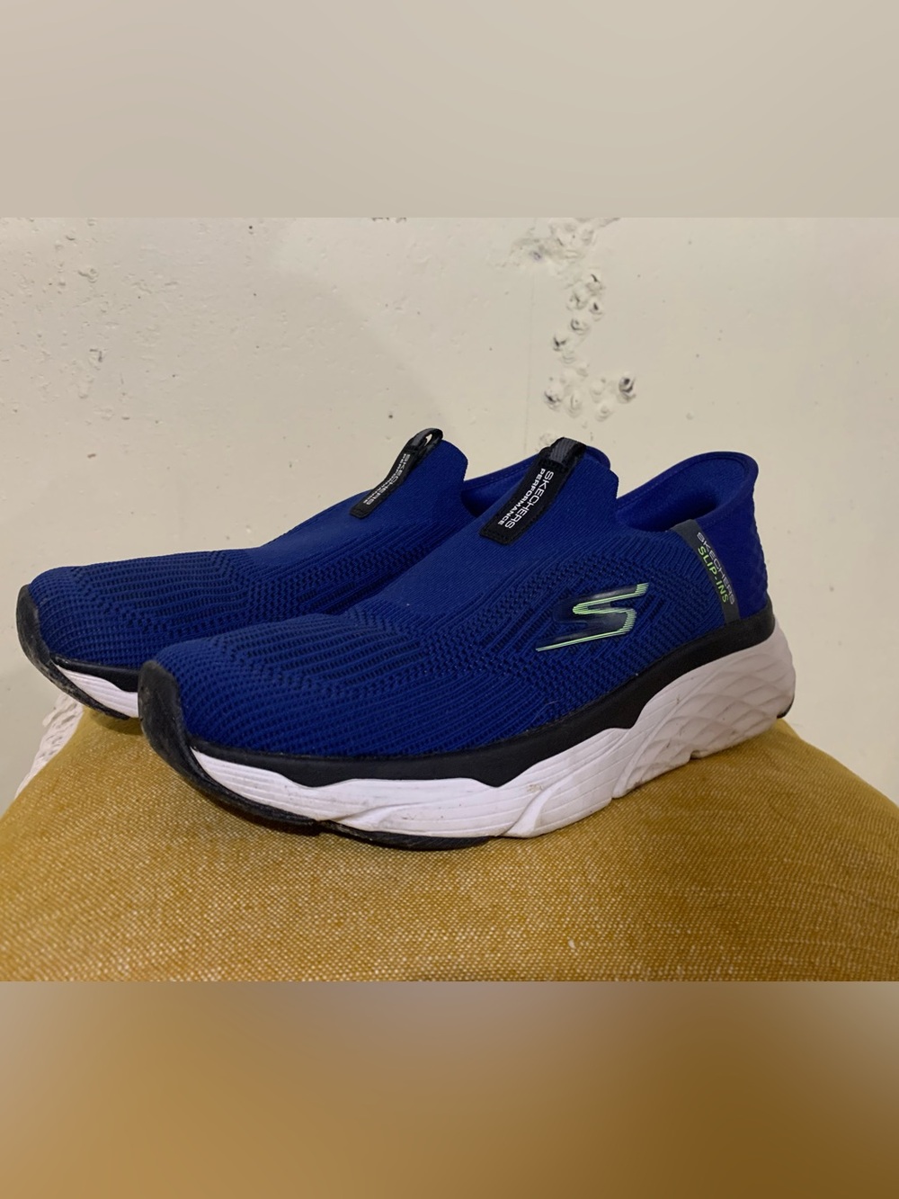 Skechers Max Cushion Men's Slip-On Knit Sneakers - Royal Blue with Lime Accent